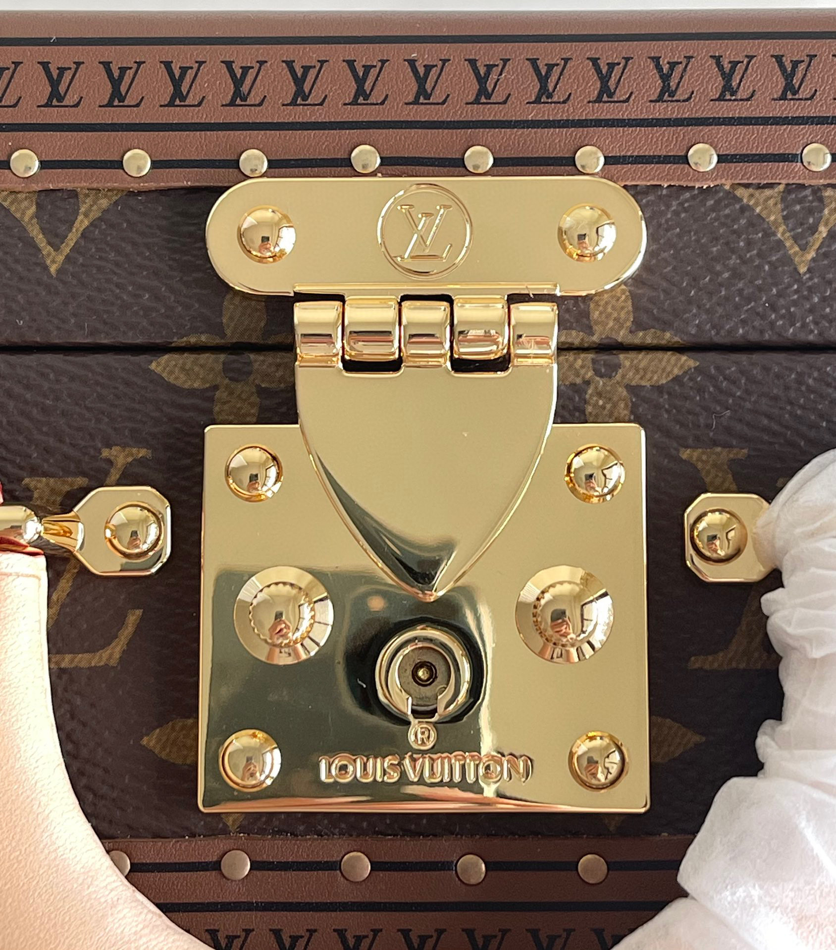 l**is V*t*n valisette tresor box