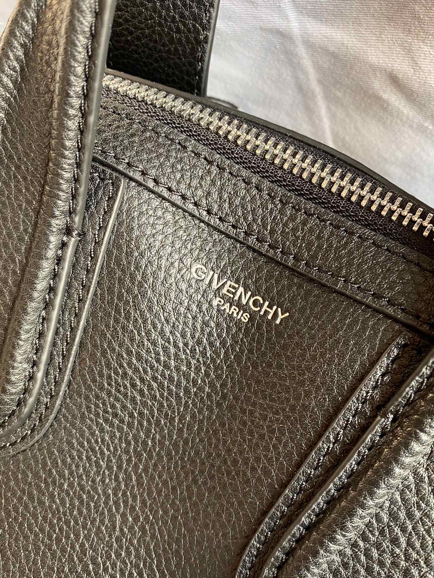 Givenchy Antigona