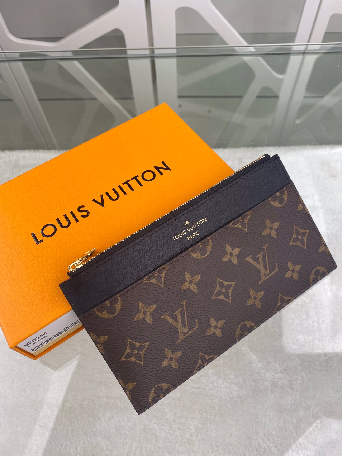 l**is V*t*n wallet