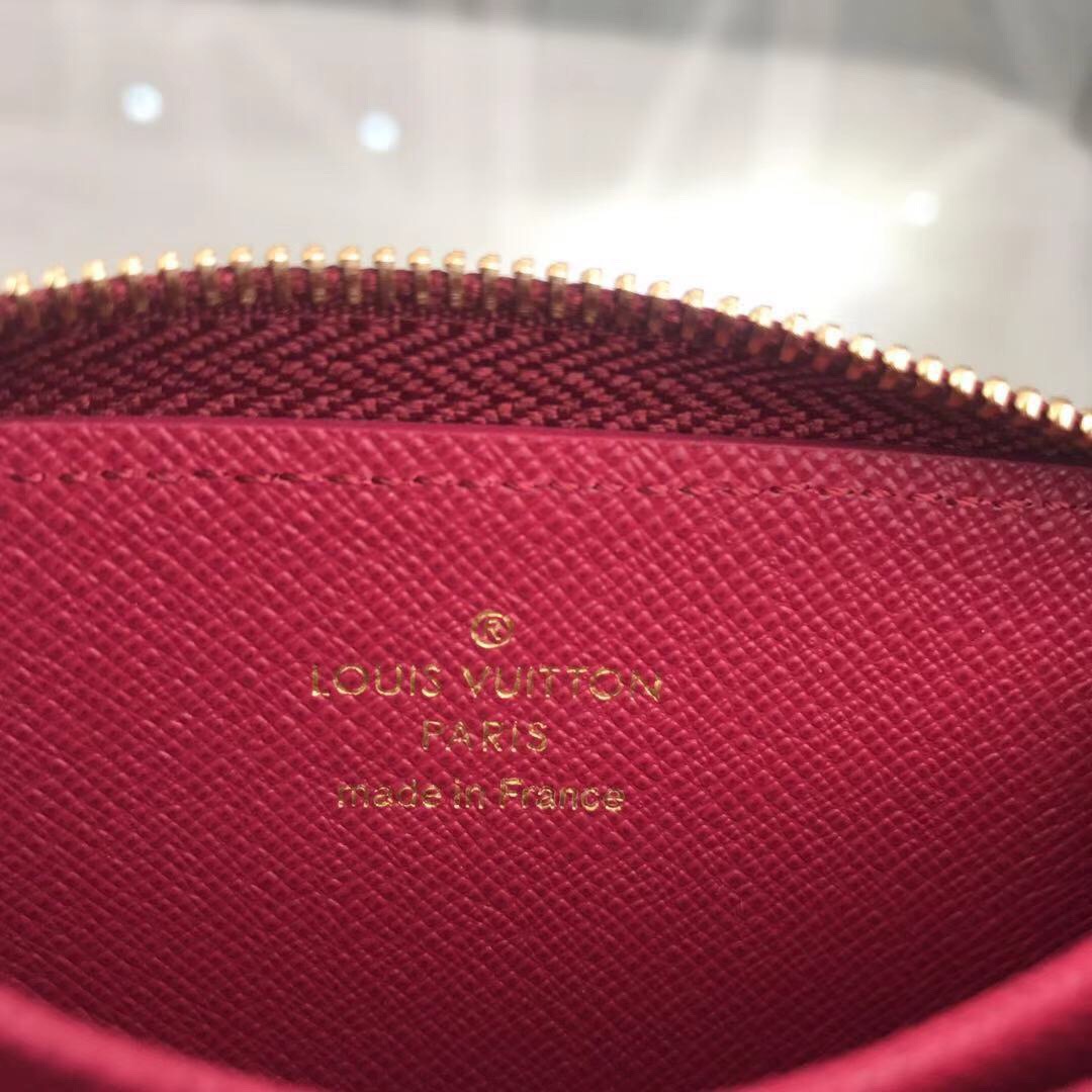 l**is V*t*n wallet