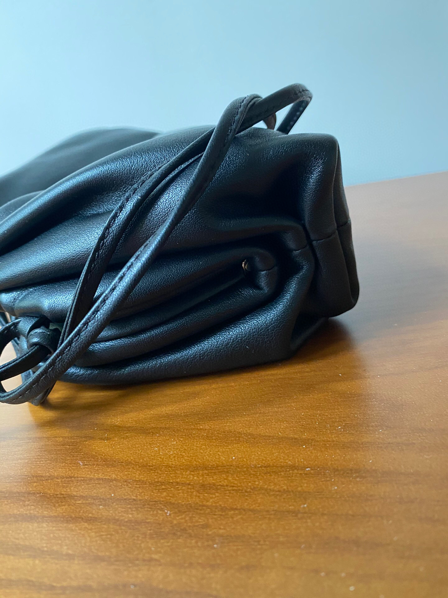 bo*te*ga Ve*ne*ta pouch