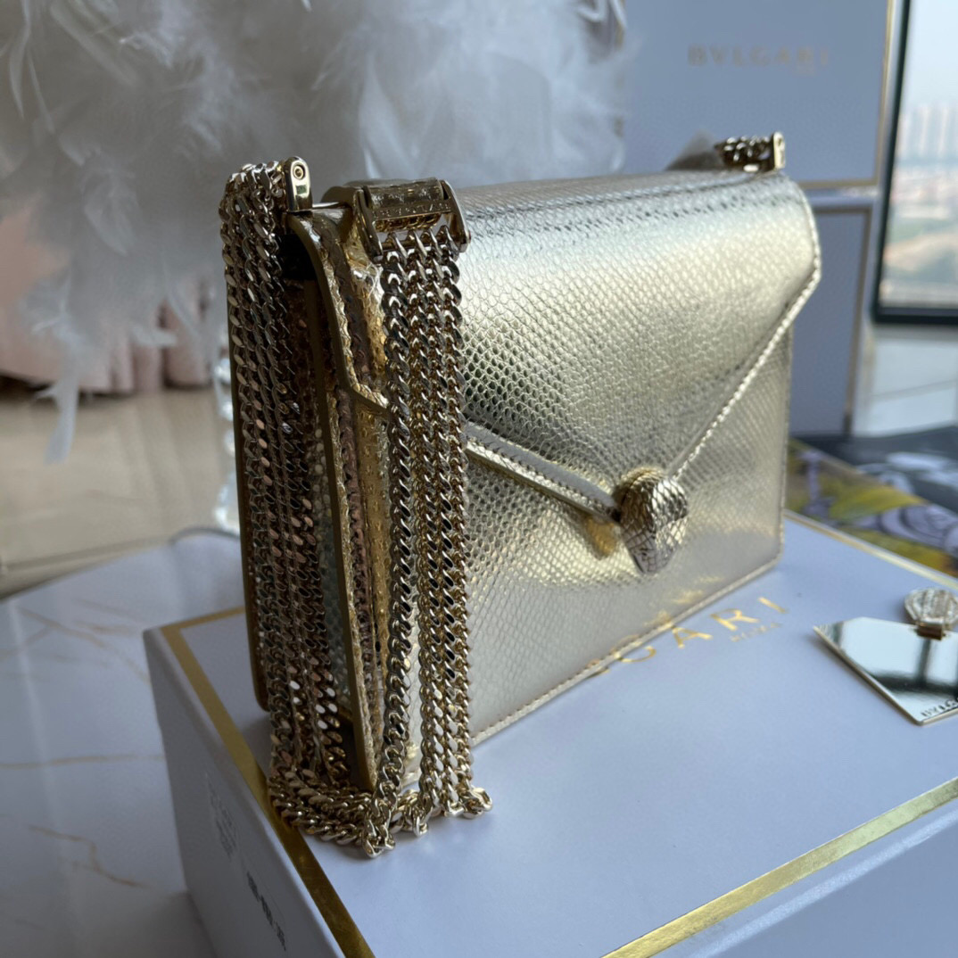 B*l*ai shoulder bag
