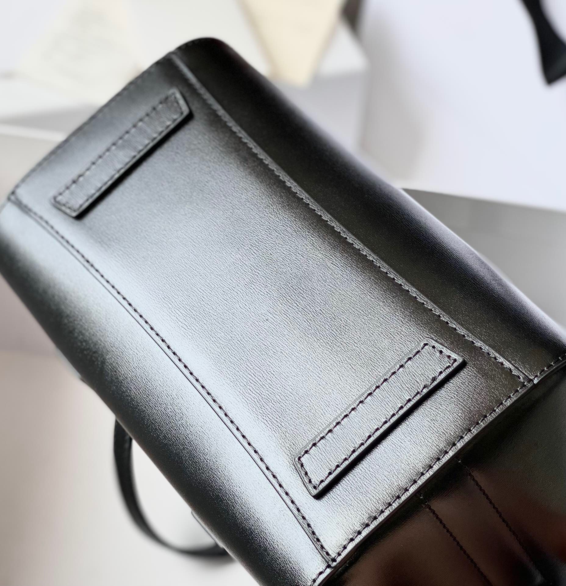 Givenchy Antigona Lock Soft