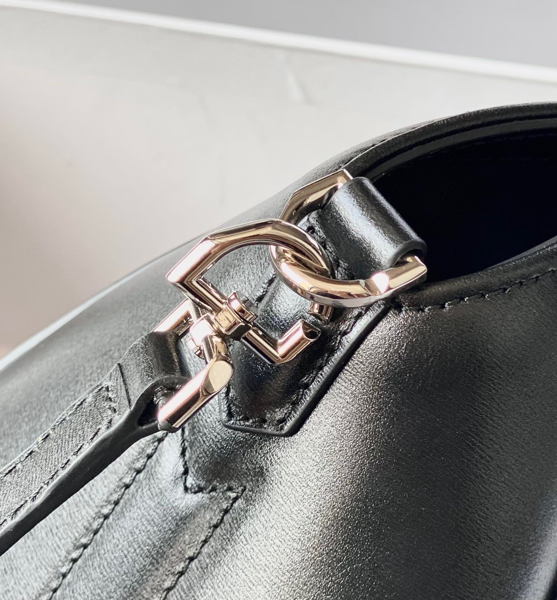 Givenchy Antigona Lock Soft