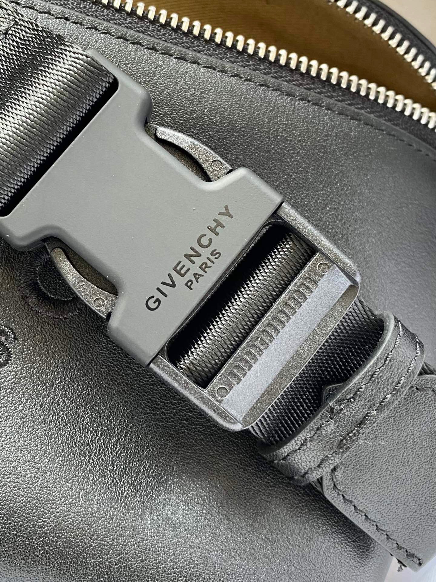 Givenchy Pocket