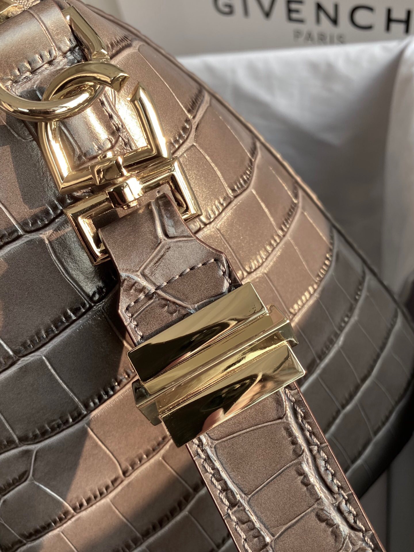 Givenchy Antigona Medium
