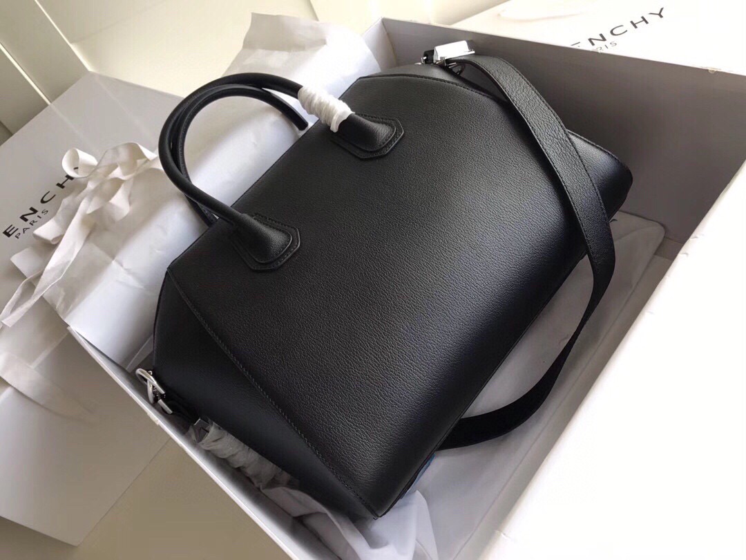 Givenchy Antigona Medium