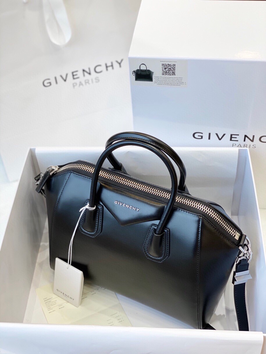 Givenchy Antigona Small