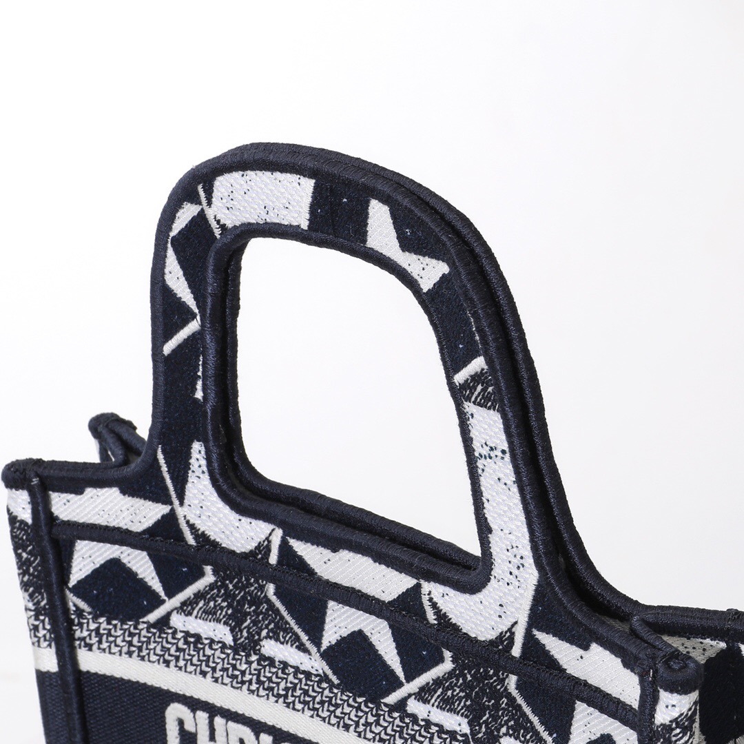 D*or book tote mini