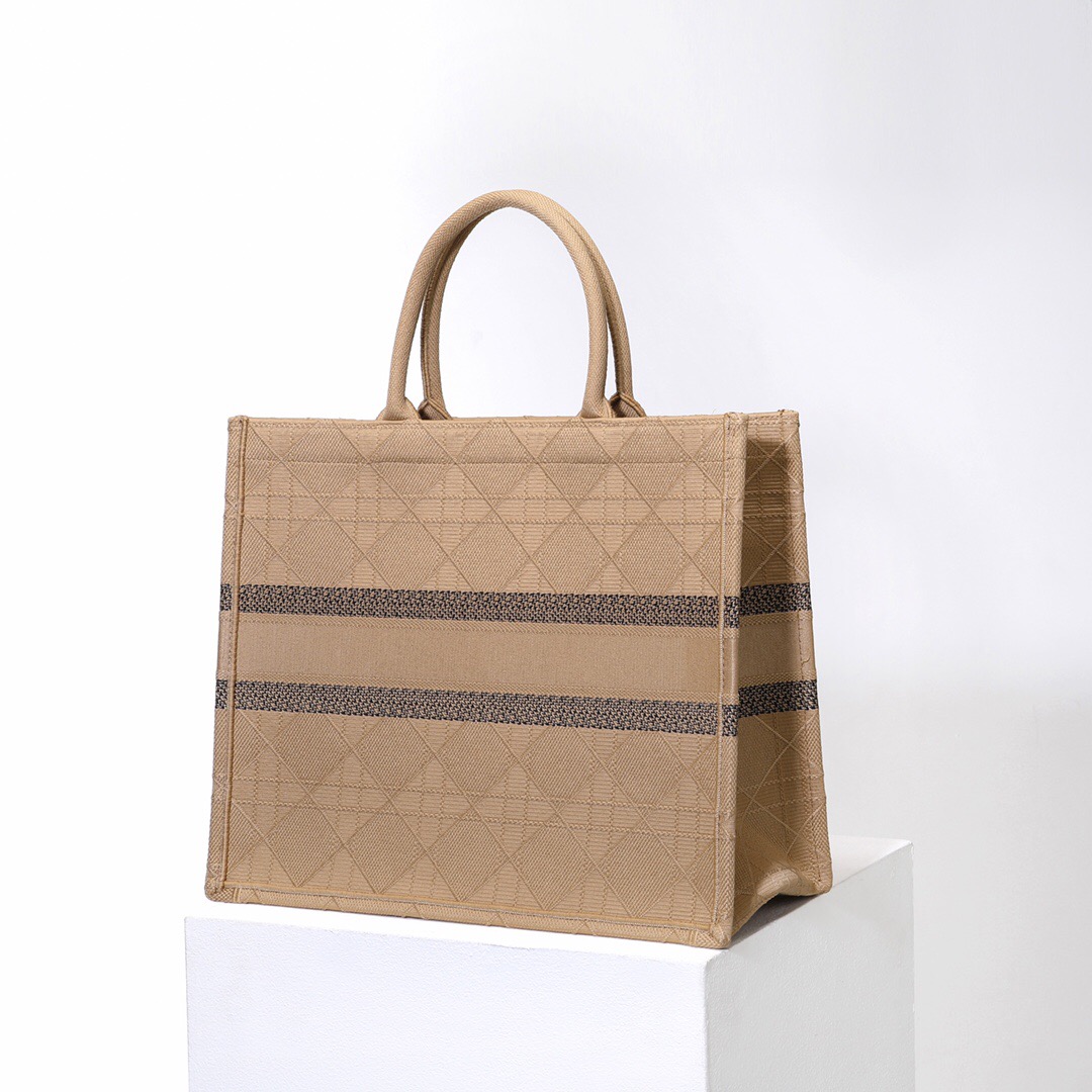 D*or book tote