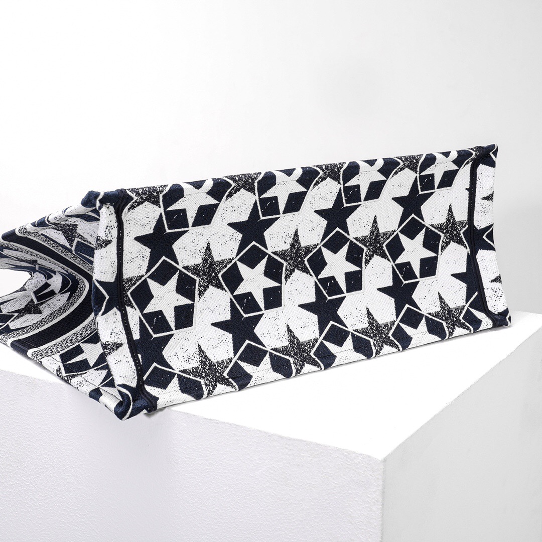D*or book tote