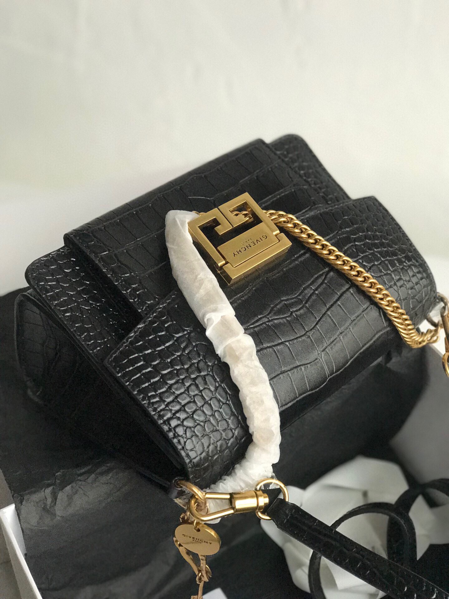 Givenchy GV3