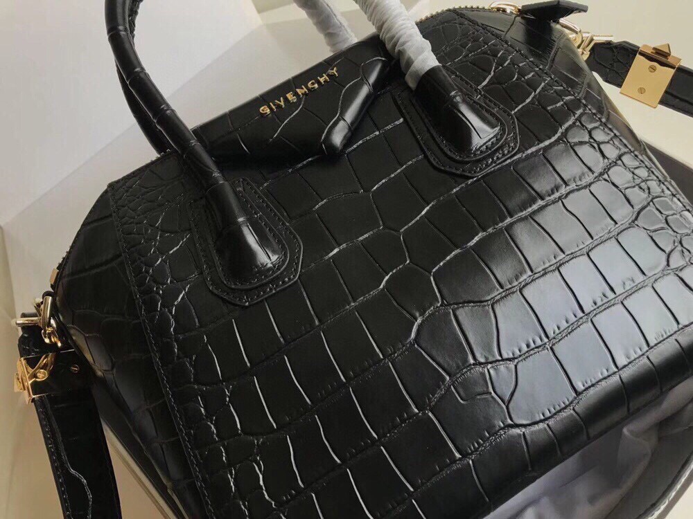 Givenchy Antigona Small