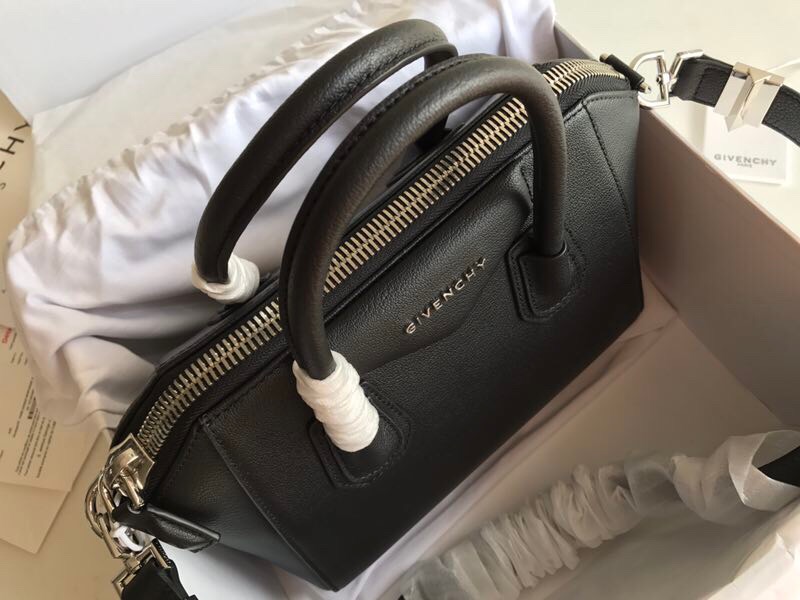 Givenchy Antigona Small