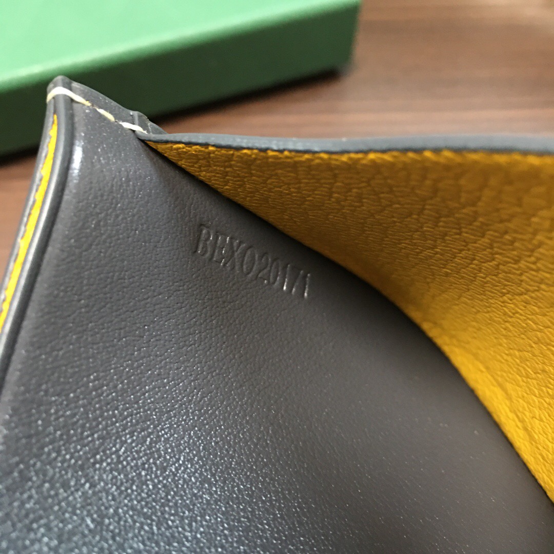 Go*ard card holder