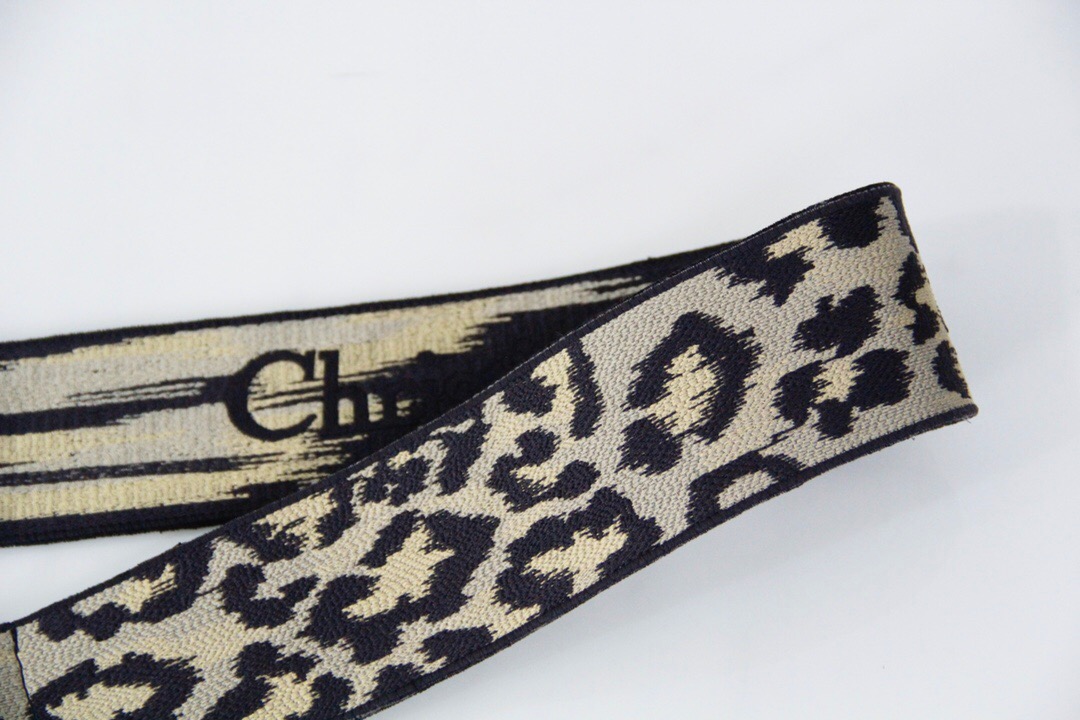D*or shoulder strap