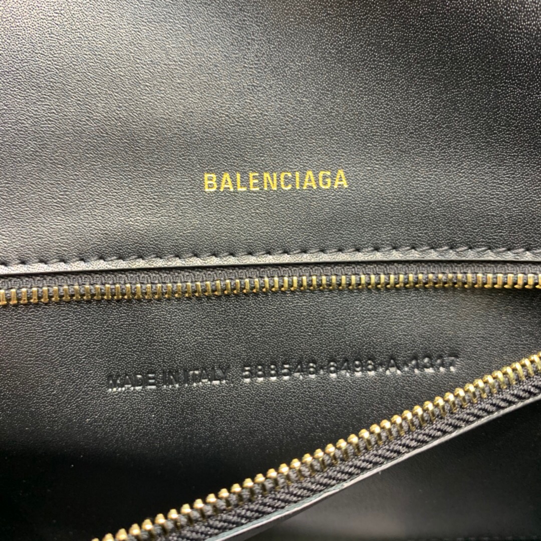 Ba*len*cia*ga hourglass bag