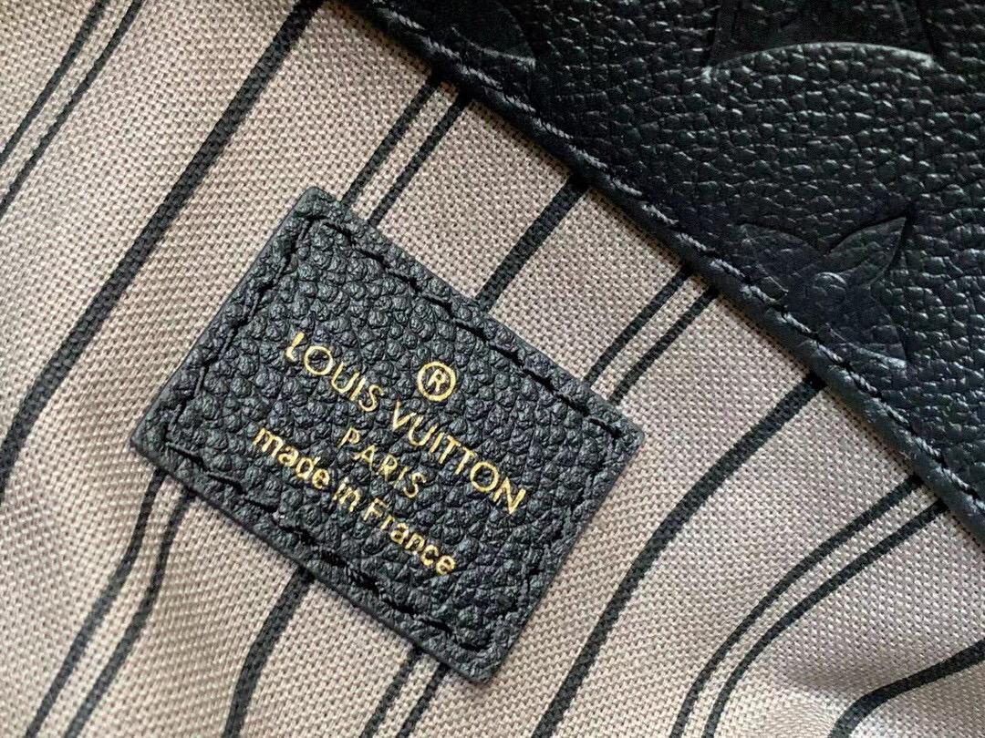 l**is V*t*n artsy black
