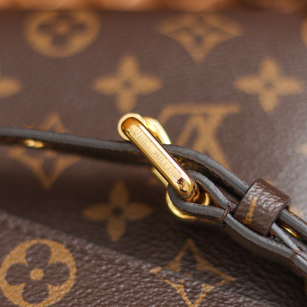 l**is V*t*n pochette metis
