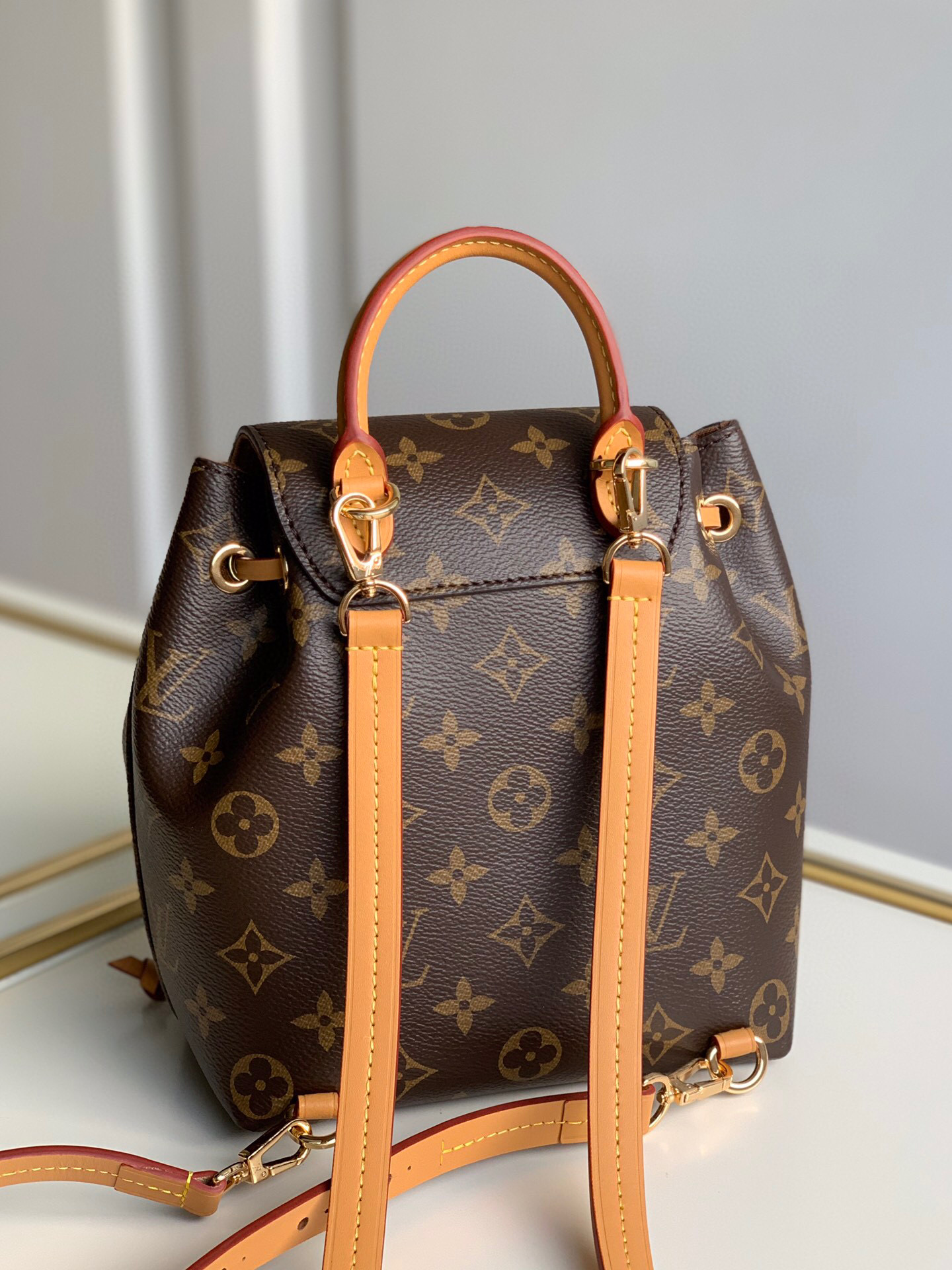 l**is V*t*n montsouris bb backpack