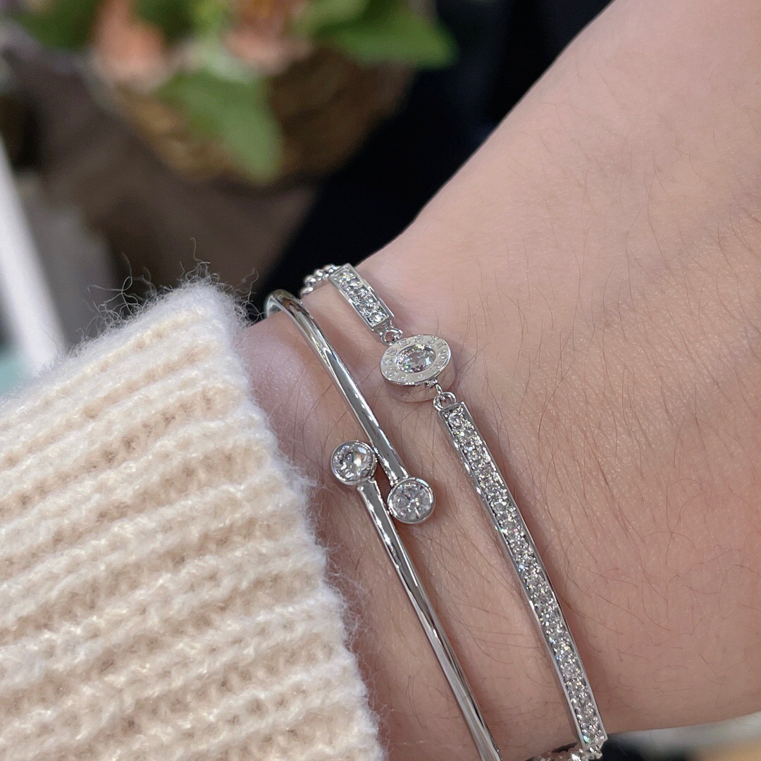 T*f*ny bracelet