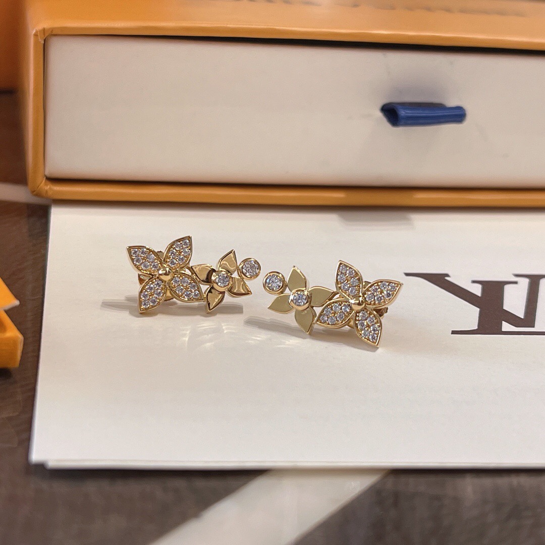 l**is V*t*n earring