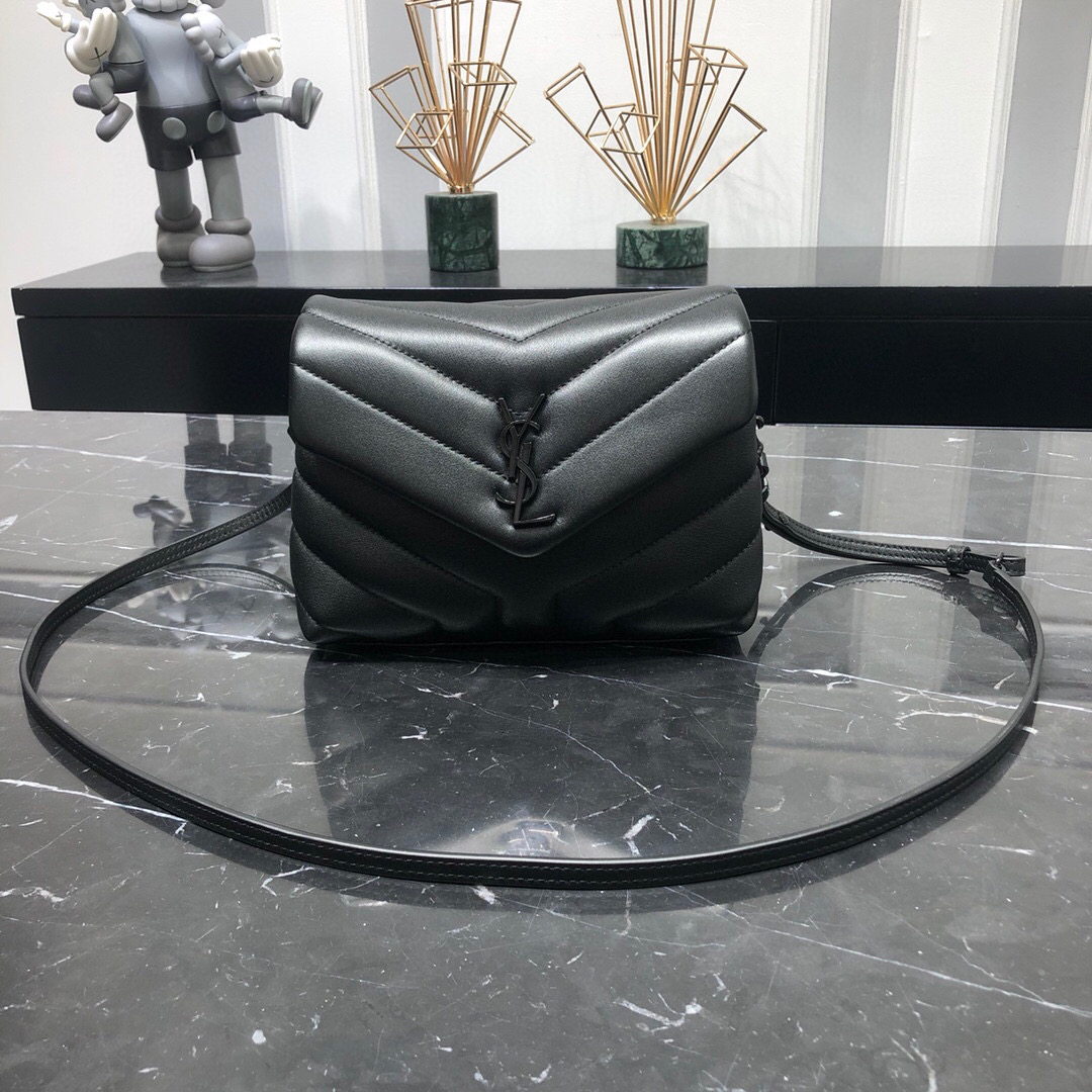 YSL LOULOU TOY