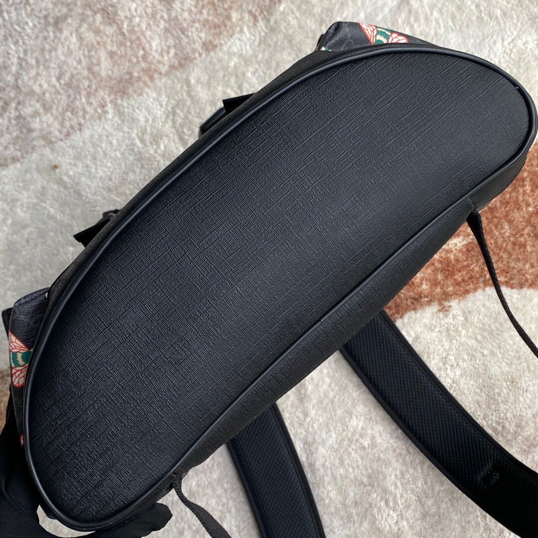 G*u*i backpack