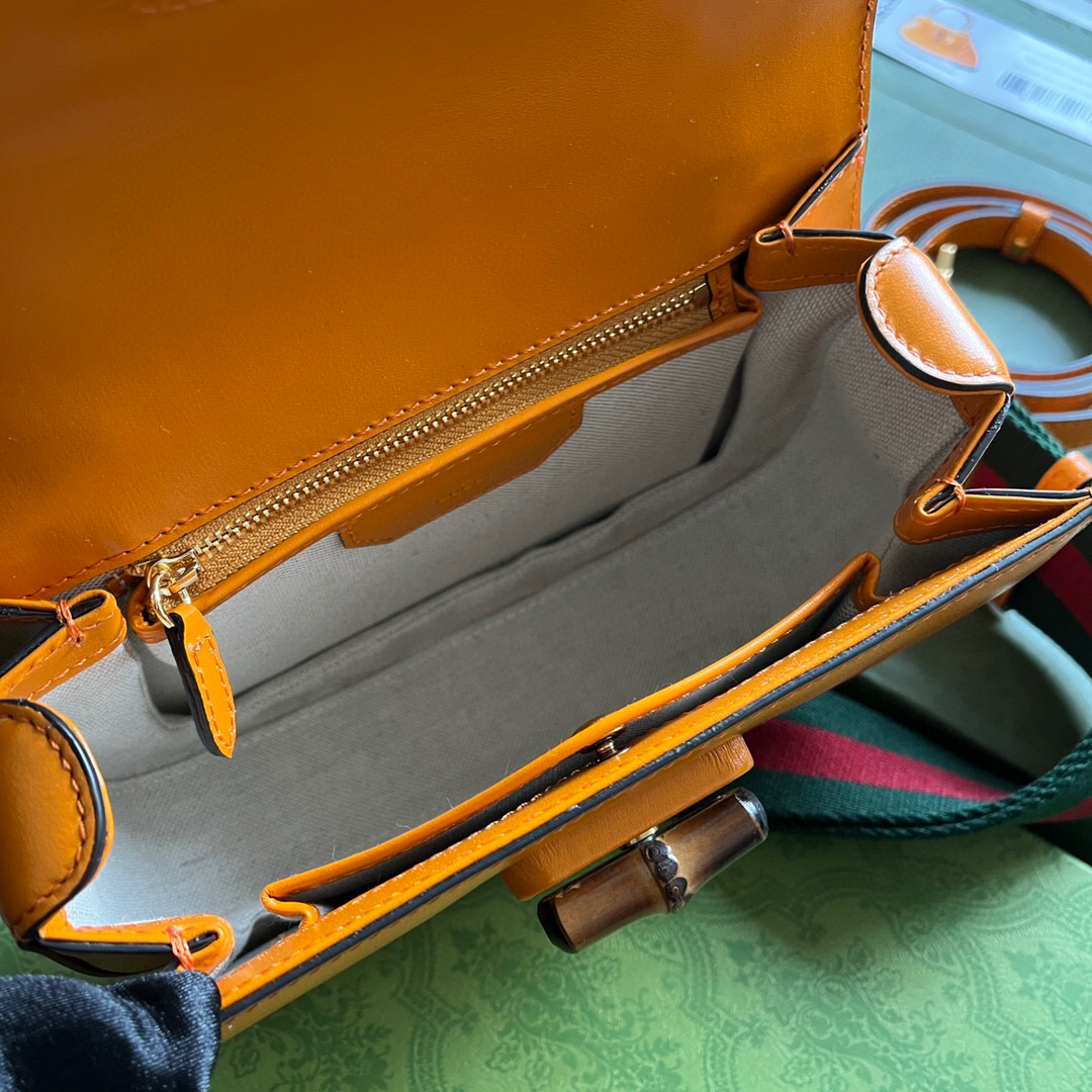 G*u*i bamboo handle bag