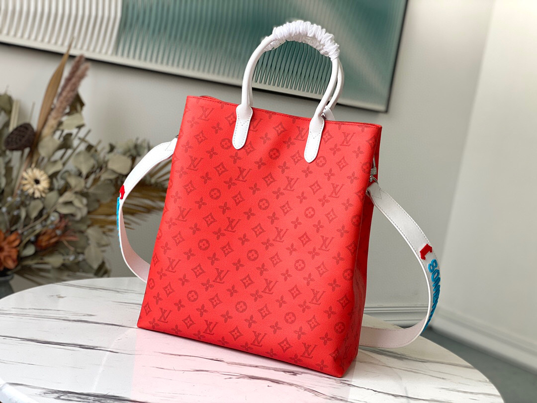 l**is V*t*n carry it tote
