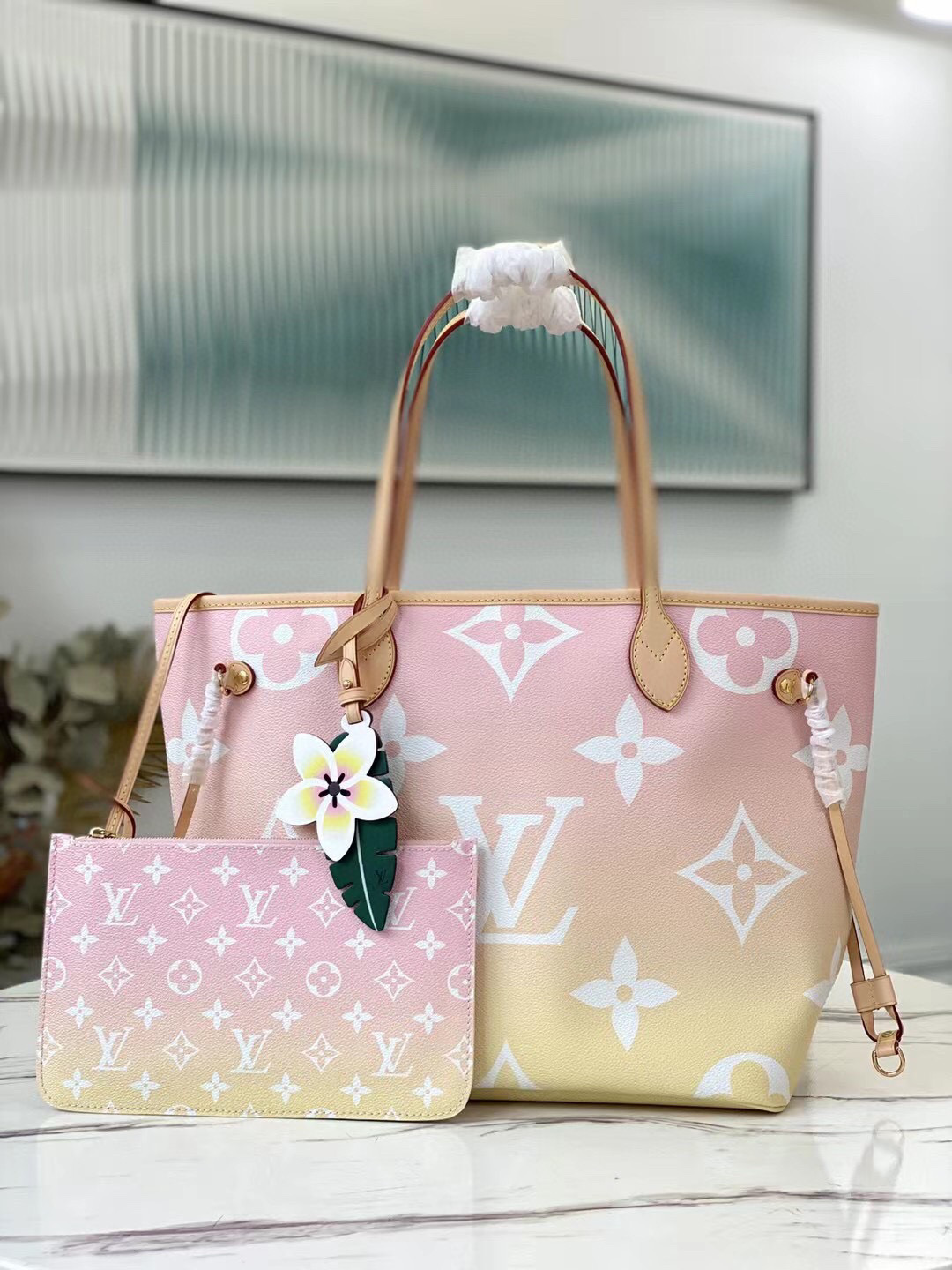 l**is V*t*n neverfull