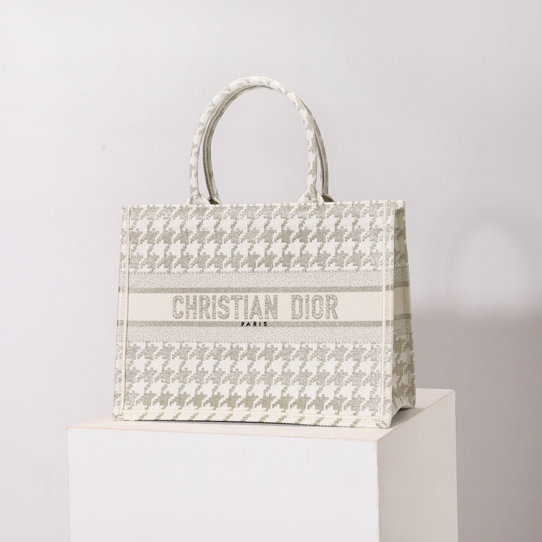 D*or book tote