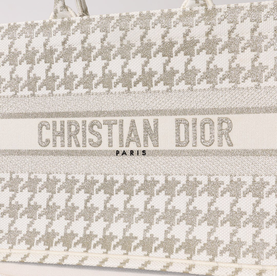 D*or book tote