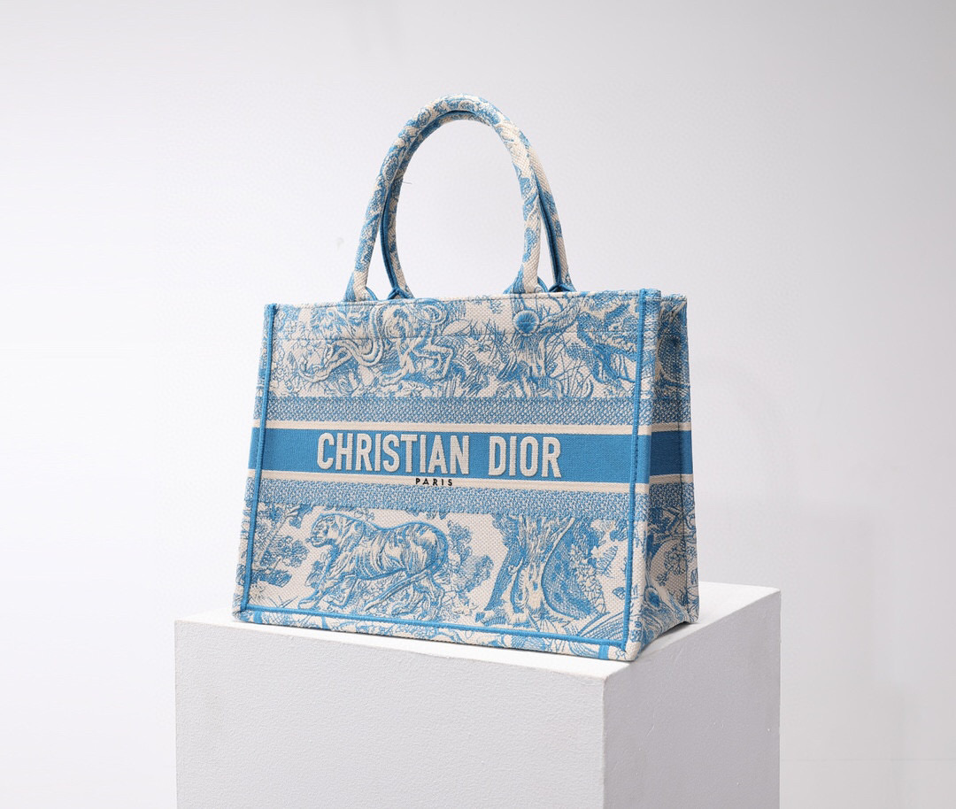 D*or book tote