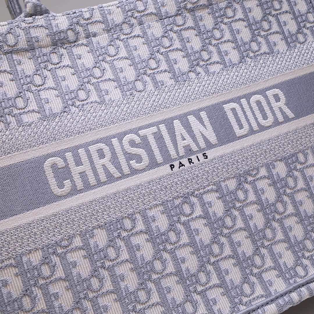 D*or book tote