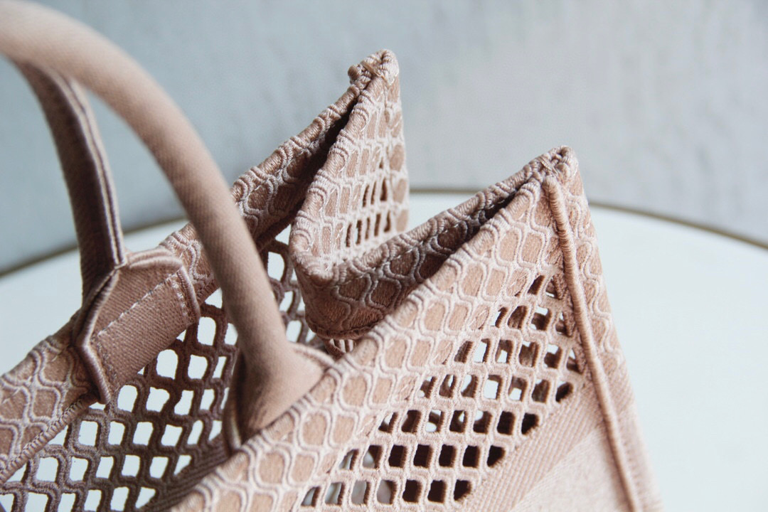 D*or book tote