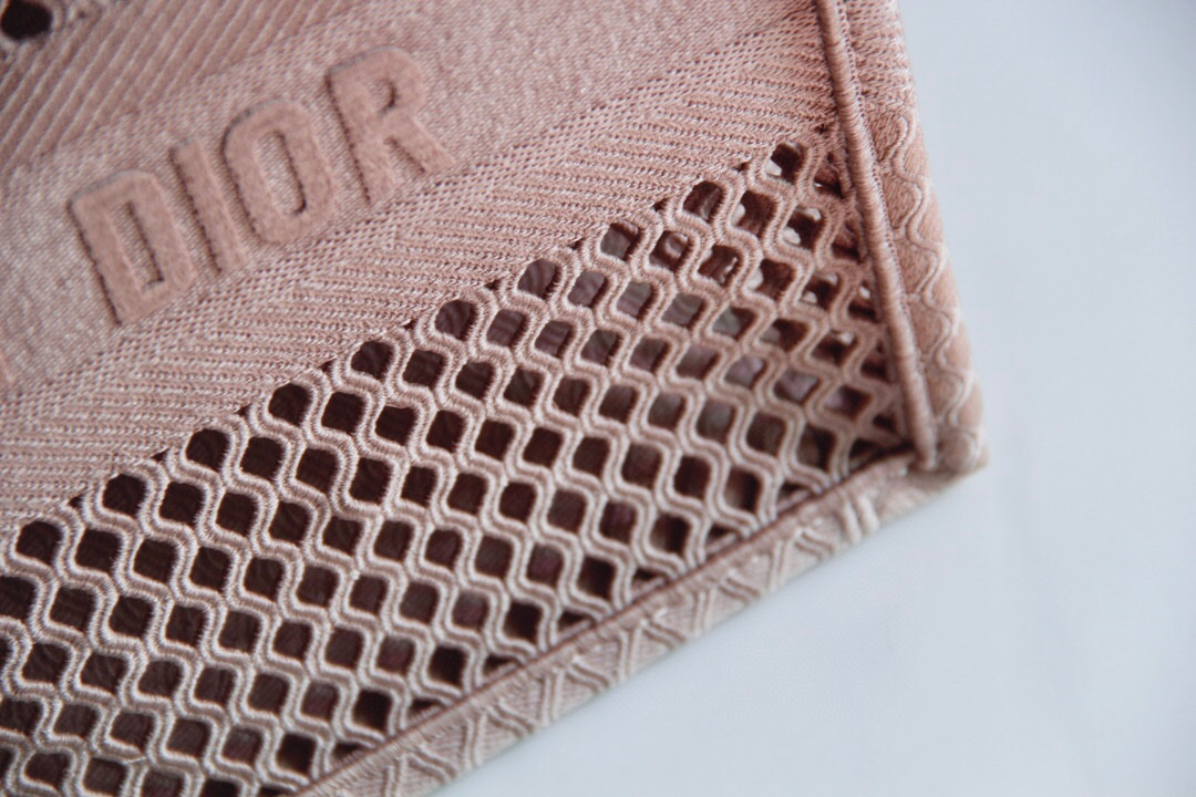 D*or book tote