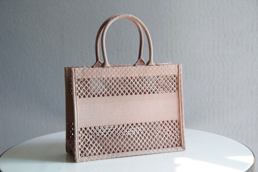 D*or book tote