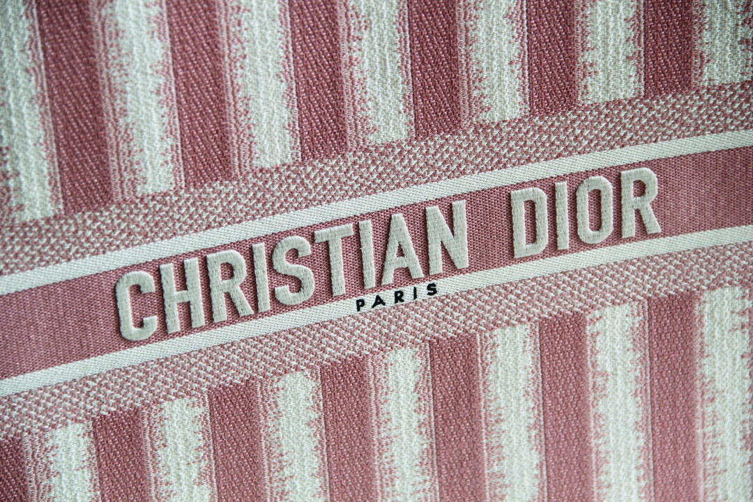 D*or book tote