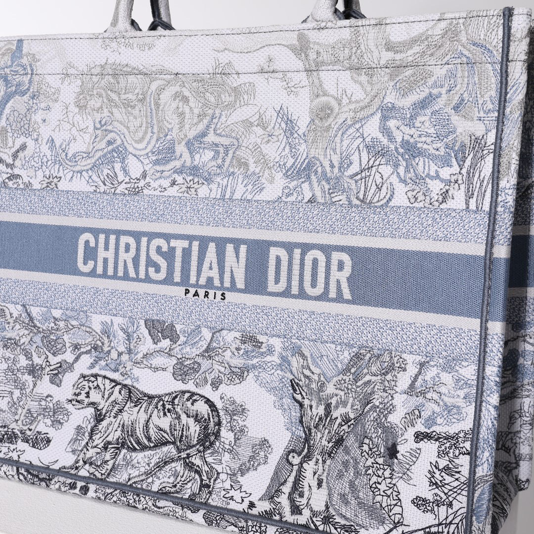 D*or book tote