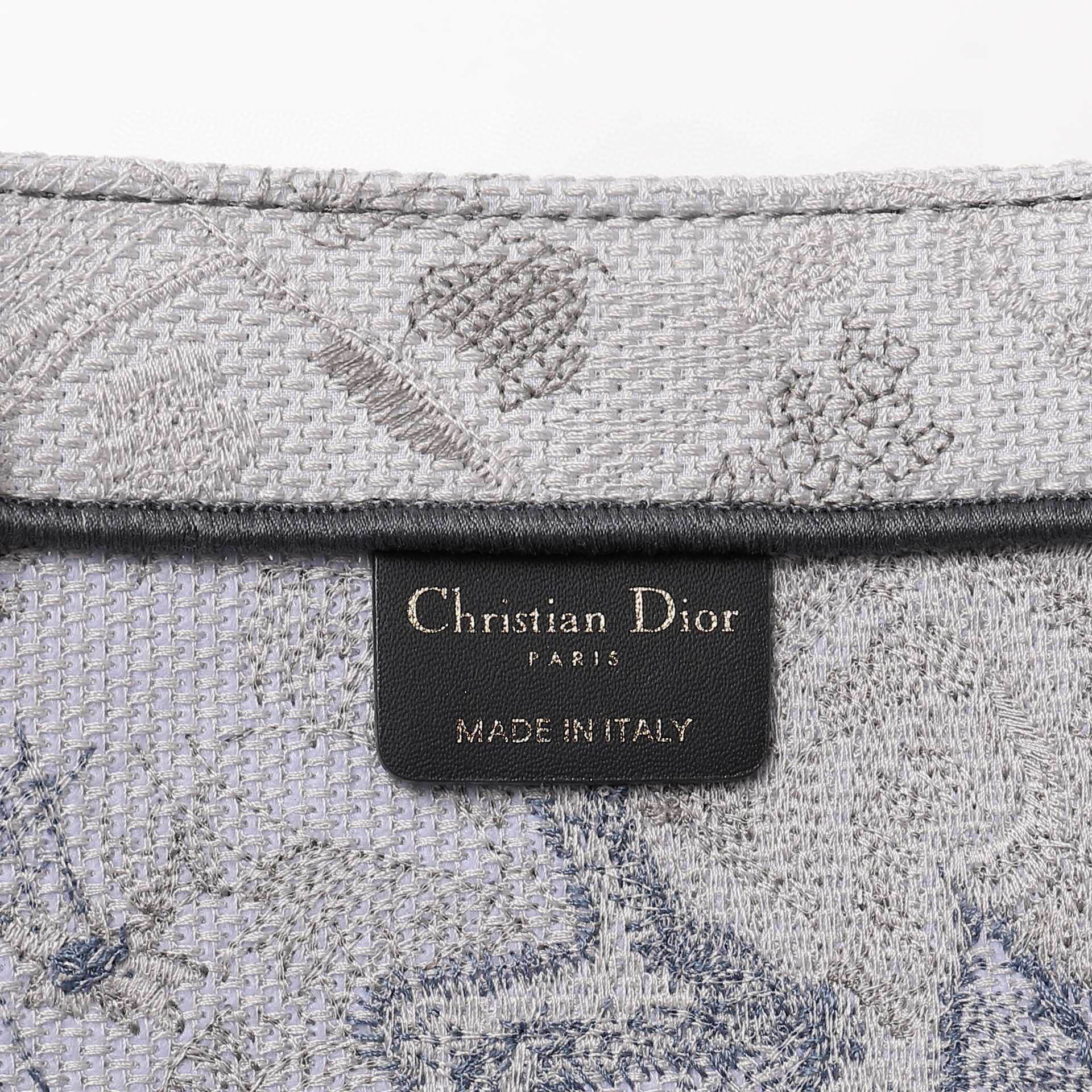 D*or book tote