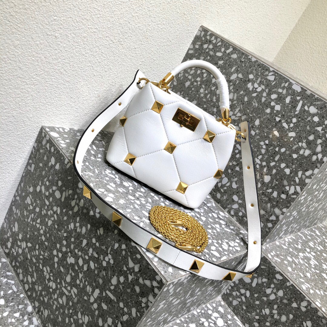 Valentino Garavani Roman Stud