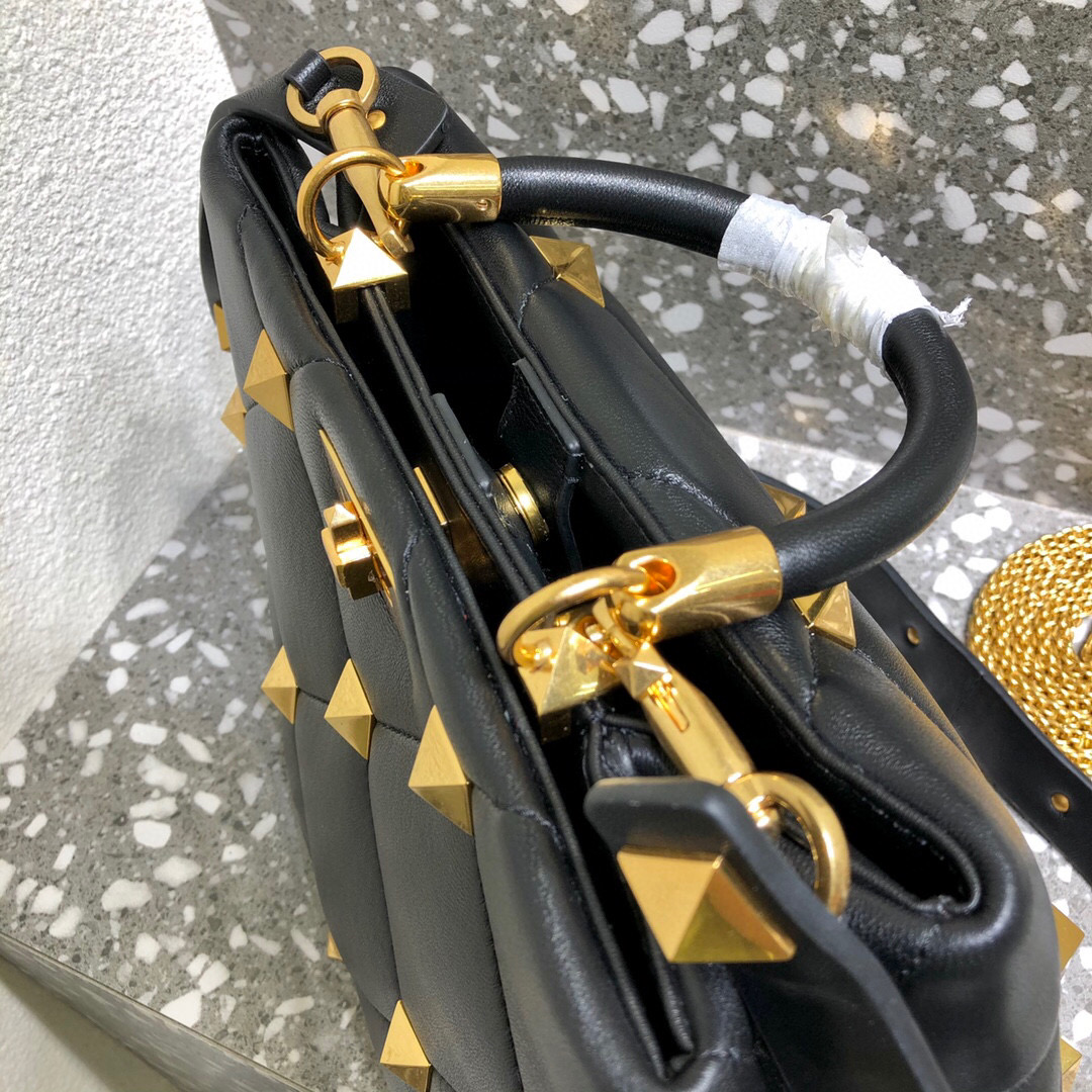 Valentino Garavani Roman Stud