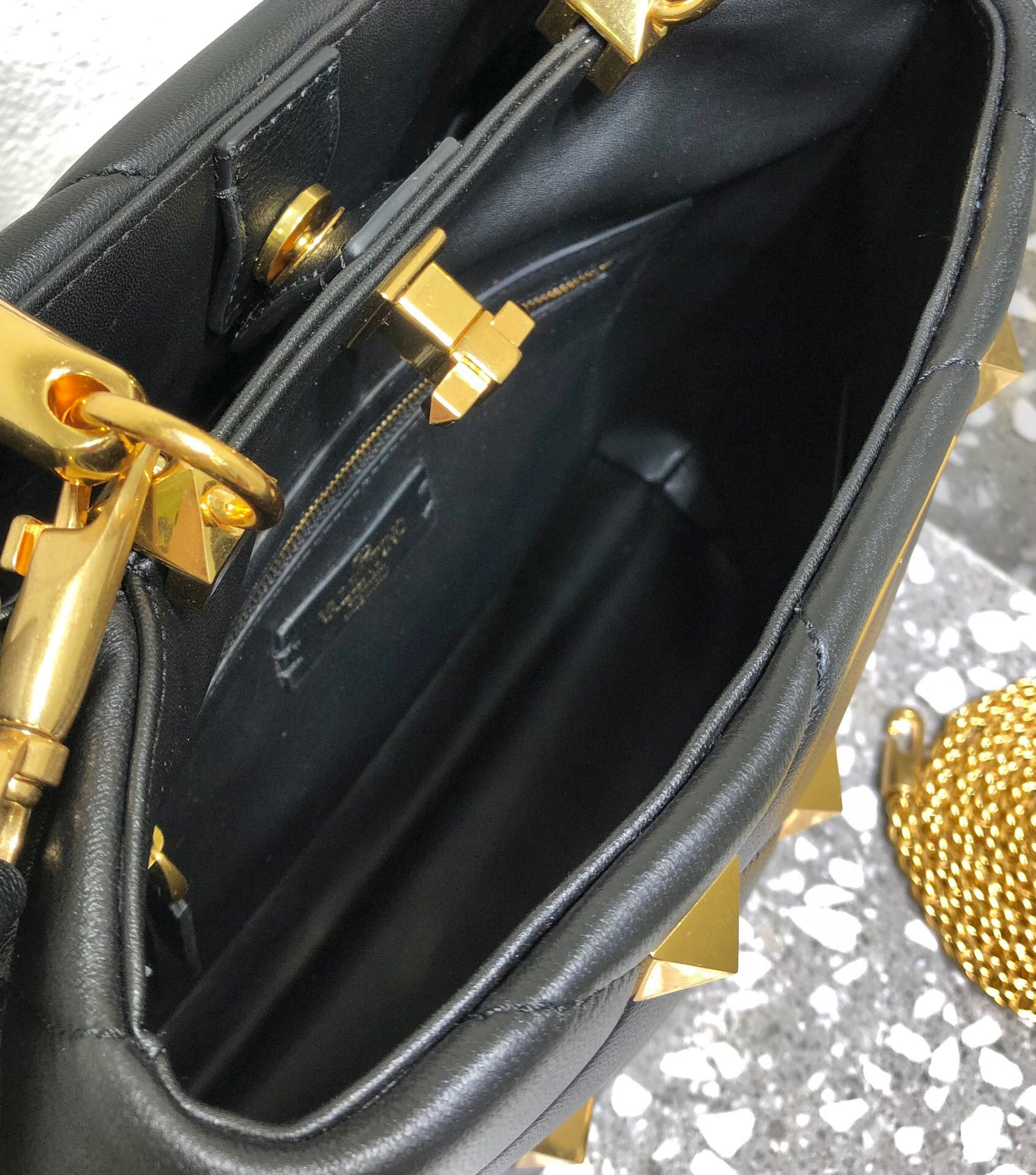 Valentino Garavani Roman Stud