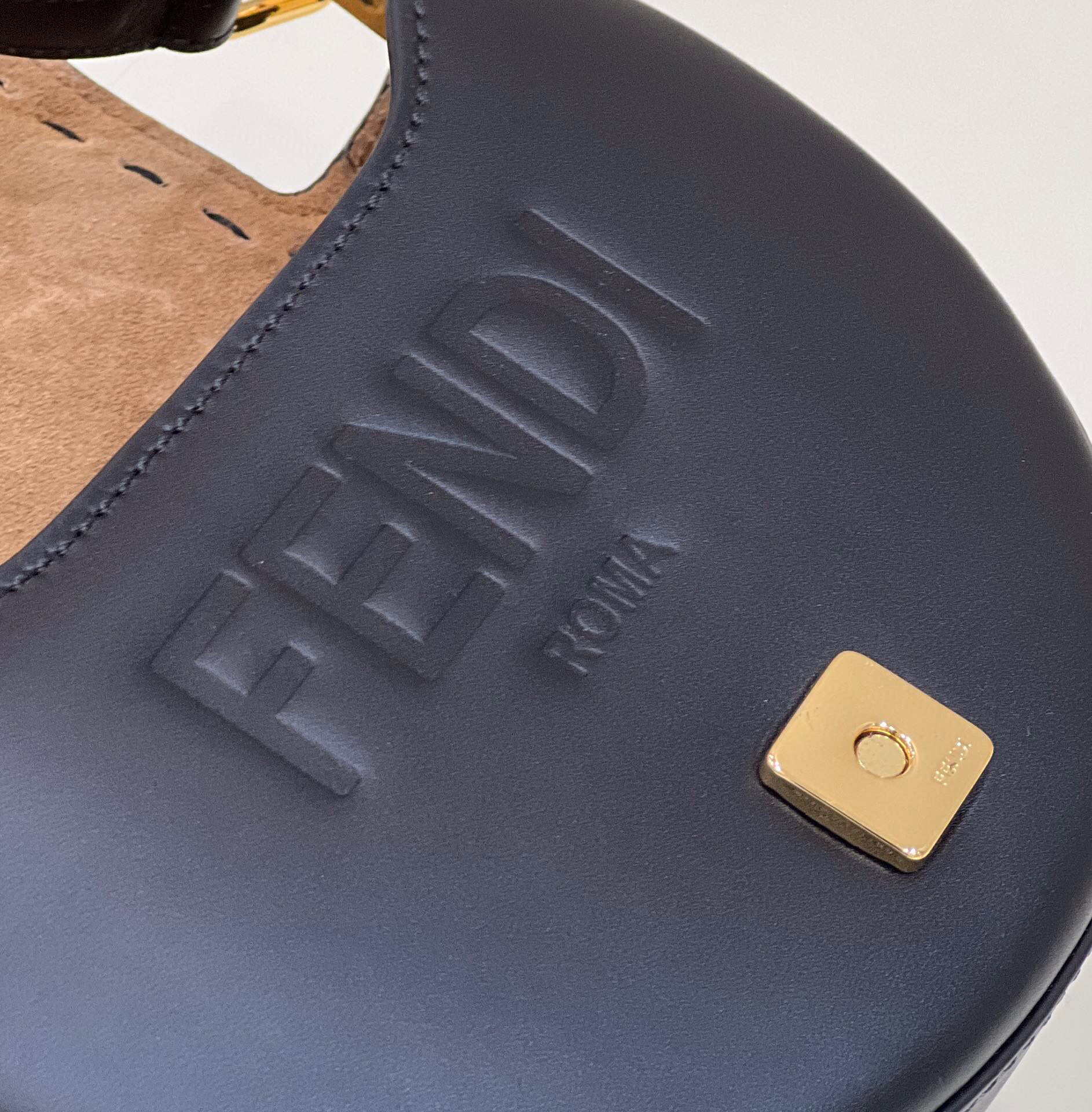 F**di saddle