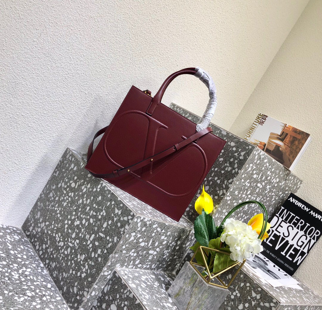 Valentino Garavani Walk Tote