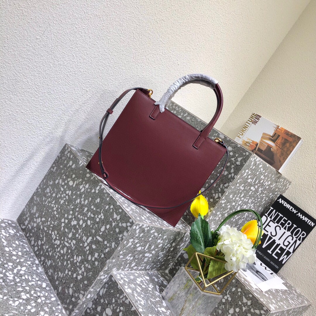 Valentino Garavani Walk Tote