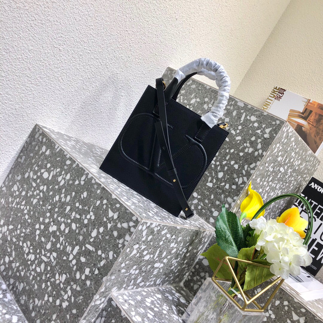 Valentino Garavani Walk Tote