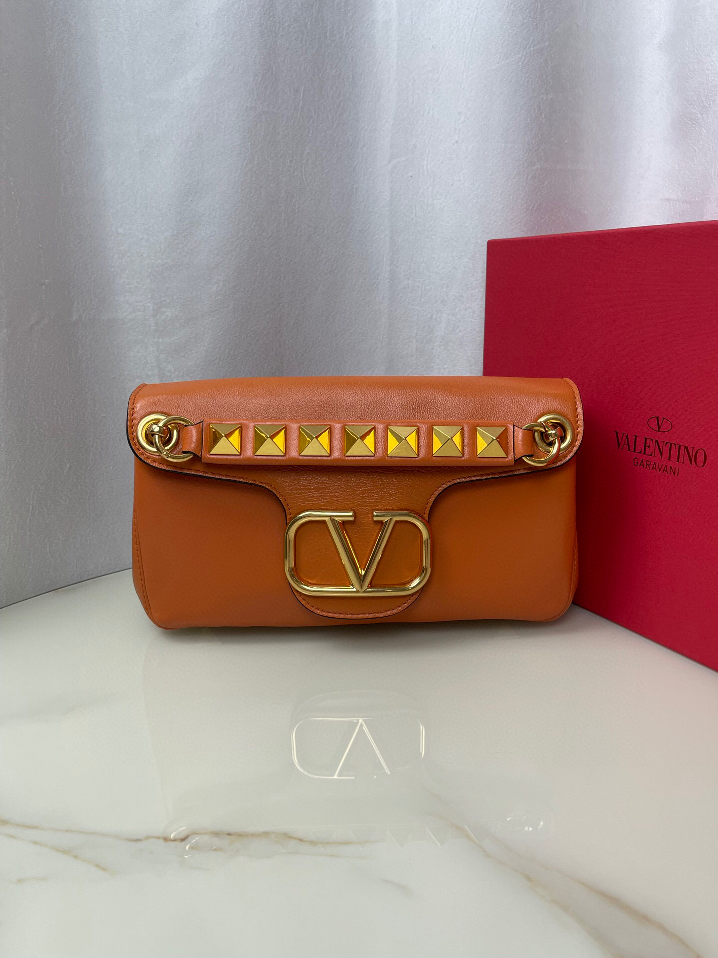 Valentino Stud Sign