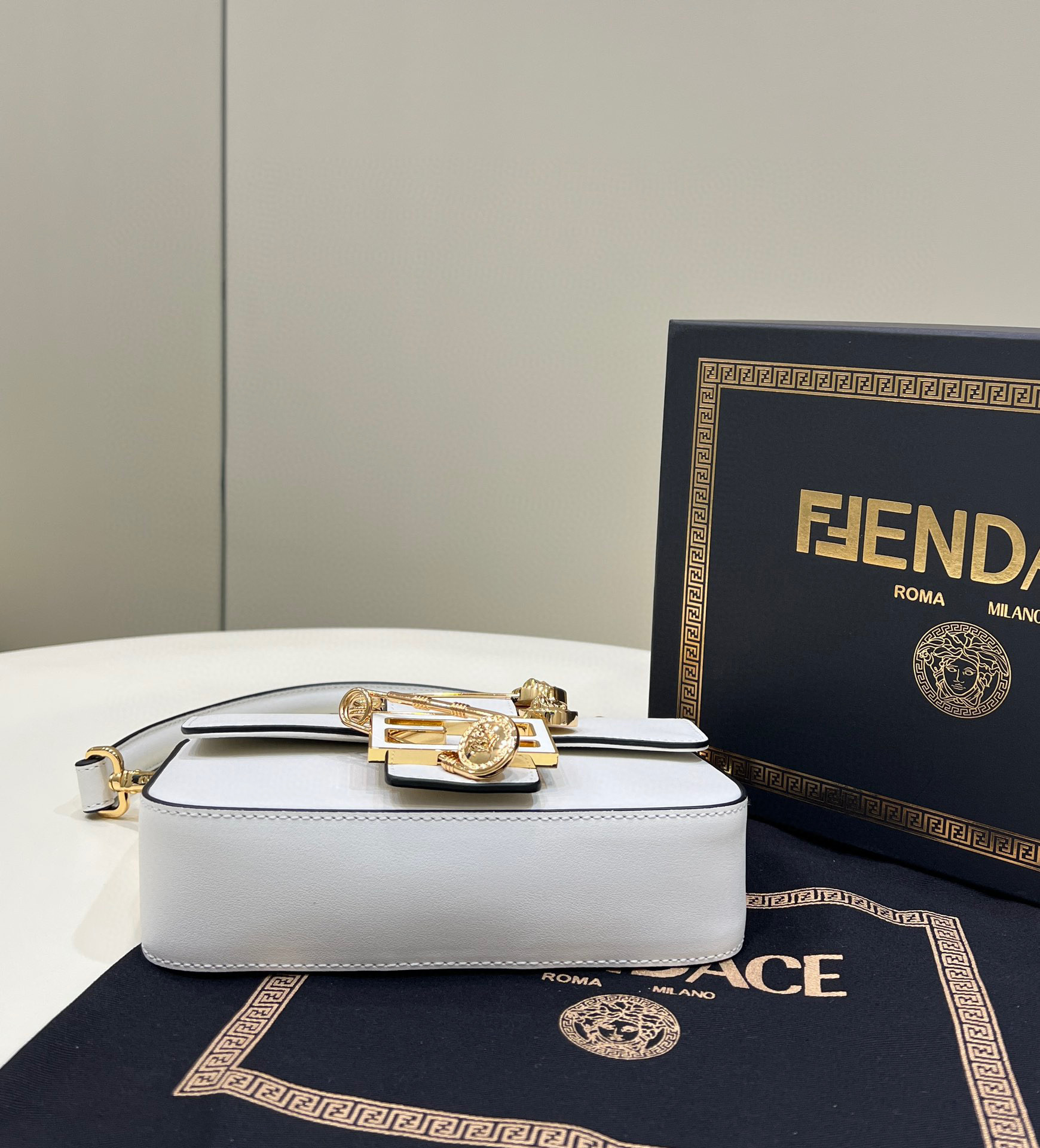 F**di & versace bagutte
